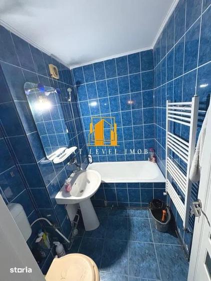 Apartament cu 2 camere semidecomandat în Craiovei