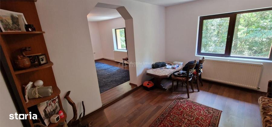 Casă cu 5 camere cu Teren 2122 Mp în Marginea