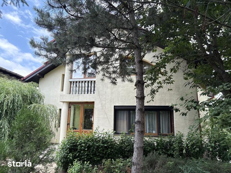 Casă cu 4 camere cu Teren 5000 Mp în Grădinari
