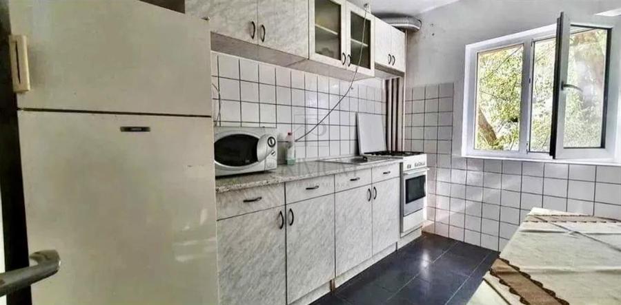 Apartament cu 2 camere decomandat, mobilat în Spitalul Județean