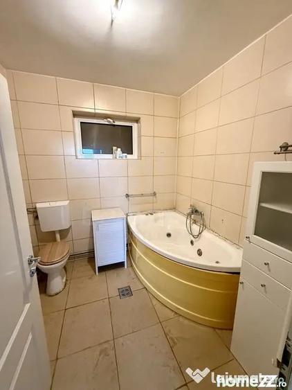 Casă cu 5 camere cu Teren 214 Mp în Central