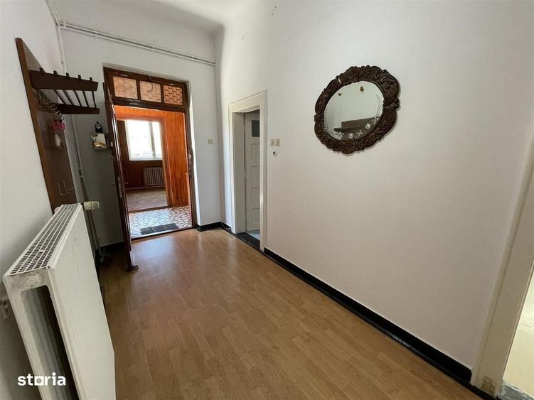 Apartament la casa cu spatiu comercial si garaj - zona Bd. Victoriei - 5