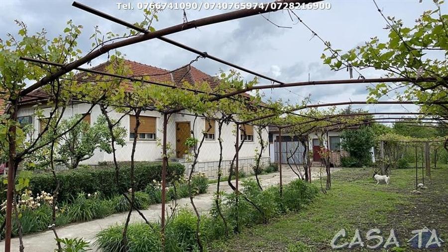 Casă individuală cu 4 camere cu Canalizare în Turcinești