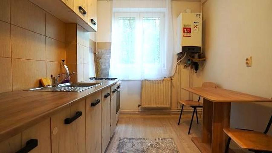 Apartament cu 2 camere semidecomandat în Aleea Trandafirilor
