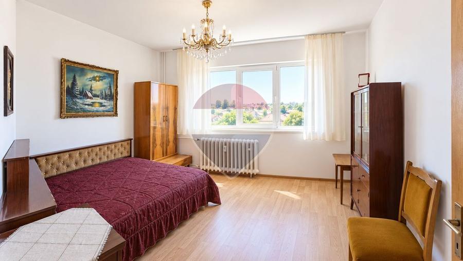Apartament cu 3 camere decomandat, mobilat în Republicii