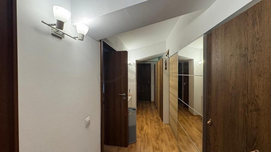Apartament cu 5 camere decomandat, mobilat în Dristor