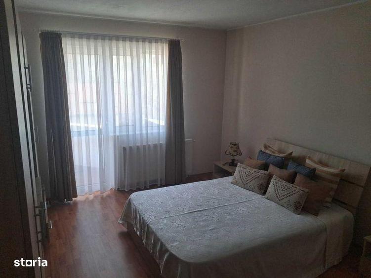 Casă cu 4 camere cu Teren 200 Mp în Bradu