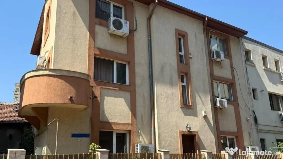Casă cu 8 camere cu Teren 200 Mp în Unirii