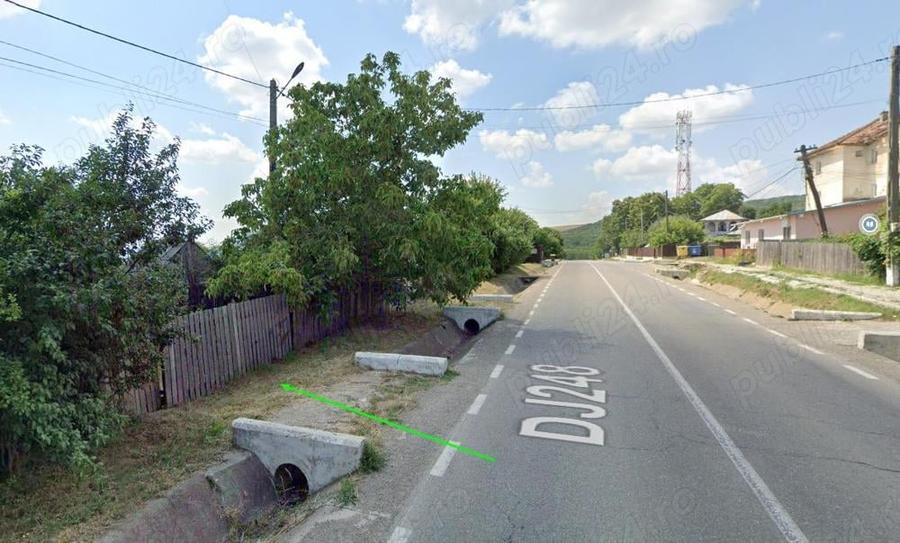 Teren de 3300 mp, în Grajduri