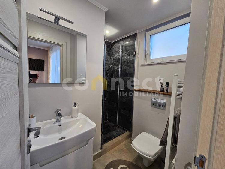 Casă individuală cu 4 camere cu Canalizare în Iris