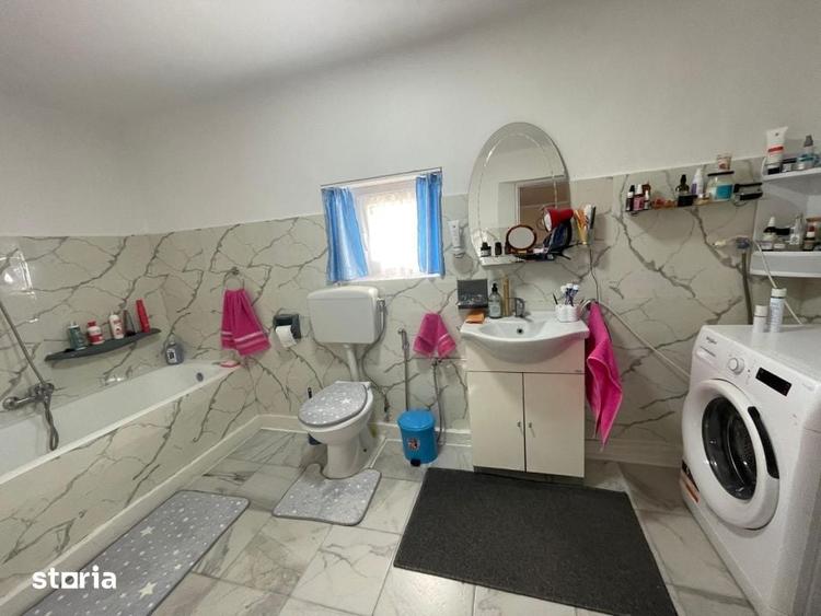 Casă cu 2 camere cu Teren 1160 Mp în Central