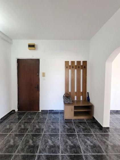 Apartament cu 2 camere decomandat, mobilat în Complex Studențesc