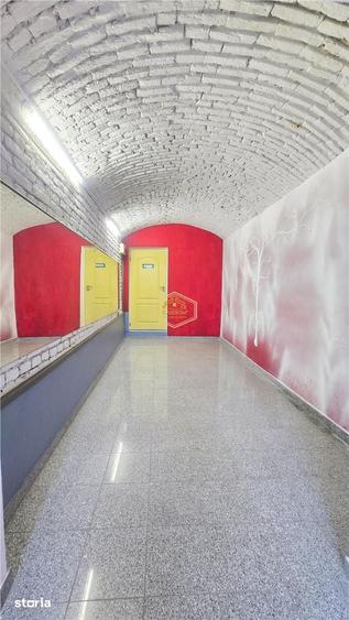 Spațiu comercial, de 99 mp, în Central