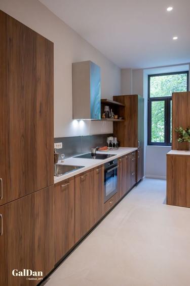 Apartament cu 5 camere decomandat, mobilat în Universitate
