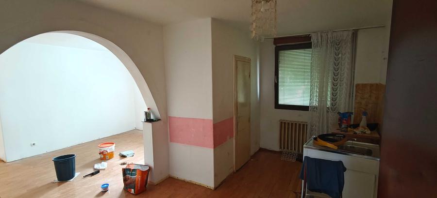 Apartament cu 3 camere semidecomandat în Rogerius