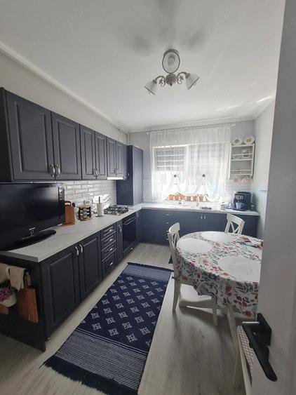 Apartament cu 3 camere decomandat în Chiajna