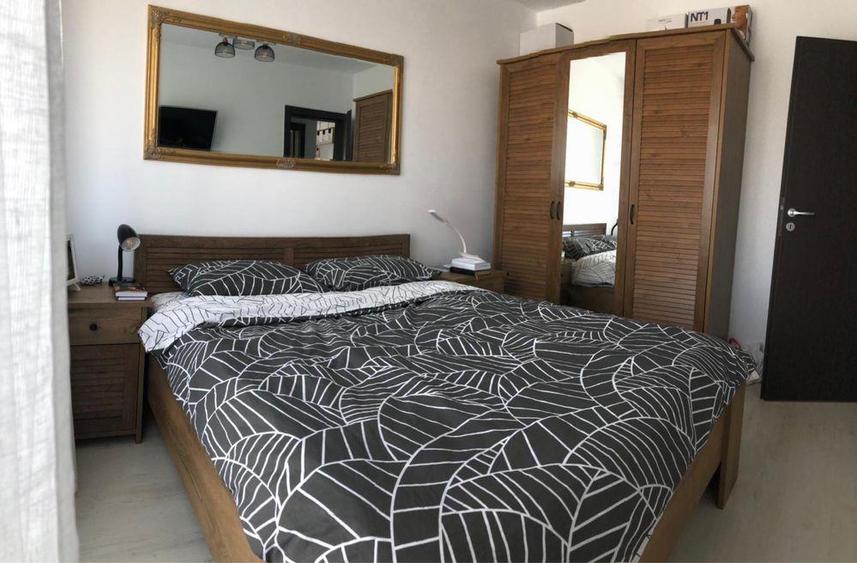 Penthouse cu 3 camere decomandat, mobilat în Turnișor