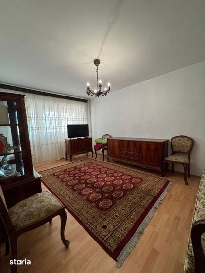 Apartament cu 4 camere decomandat, mobilat în Rahova