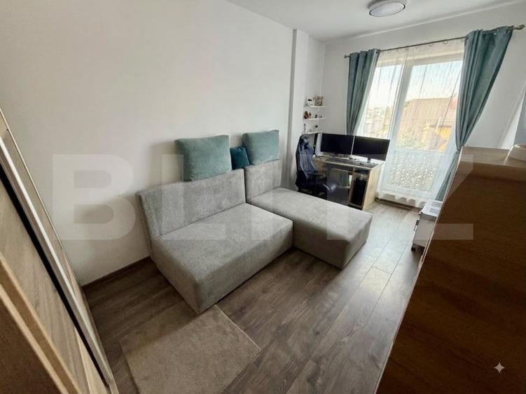 Apartament cu 3 camere semidecomandat, mobilat în Florești
