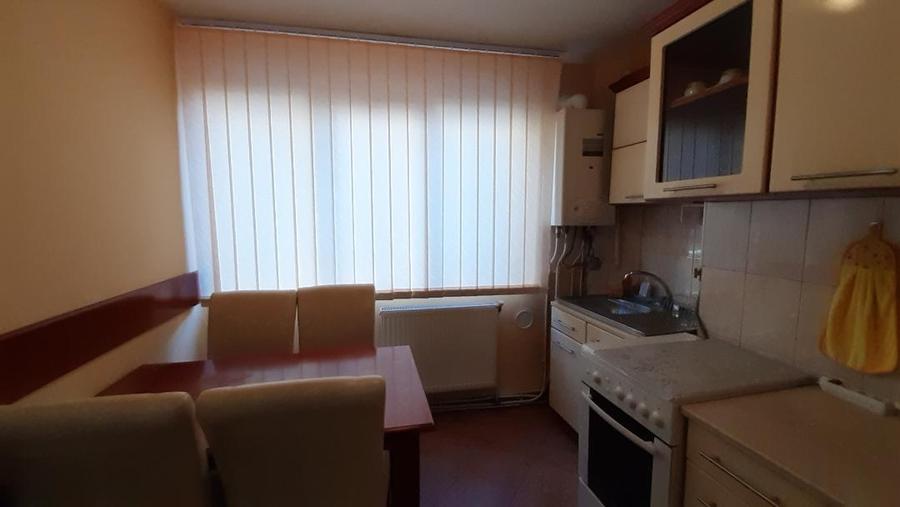 Apartament cu 2 camere semidecomandat, mobilat în Central
