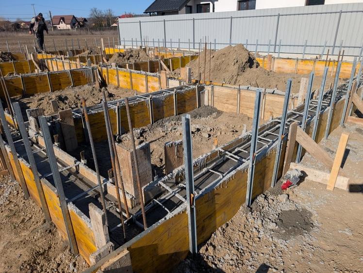 Casă individuală cu 4 camere cu Teren 350 Mp în Nord