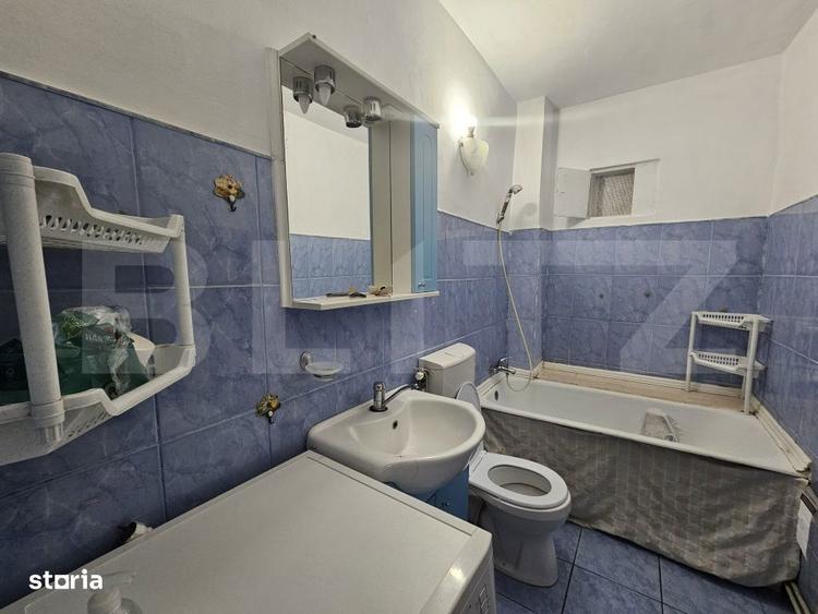 Apartament cu 3 camere decomandat, mobilat în Nicolina
