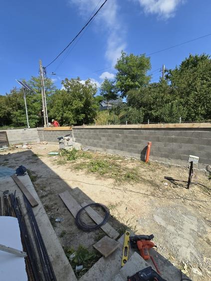 Casă individuală cu 4 camere cu Teren 400 Mp în Mărgineni