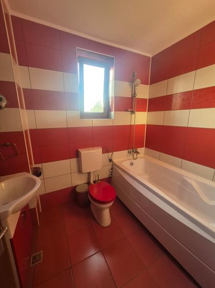 Duplex cu 8 camere cu Teren 1000 Mp în Năvodari