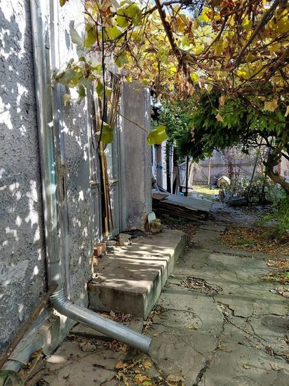 Casă individuală cu 3 camere cu Canalizare în Central
