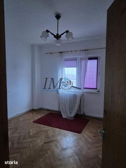 Apartament cu 4 camere decomandat în Central