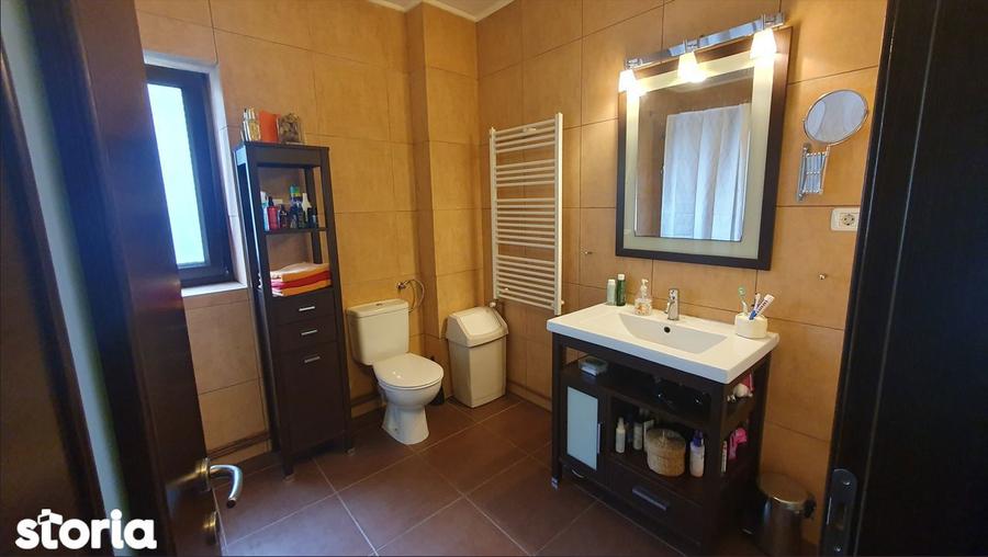 Casă cu 4 camere cu Teren 370 Mp în Băneasa