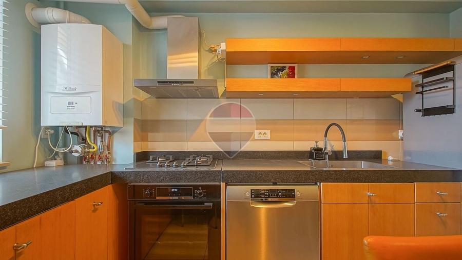 Apartament cu 3 camere decomandat, mobilat în Tractorul
