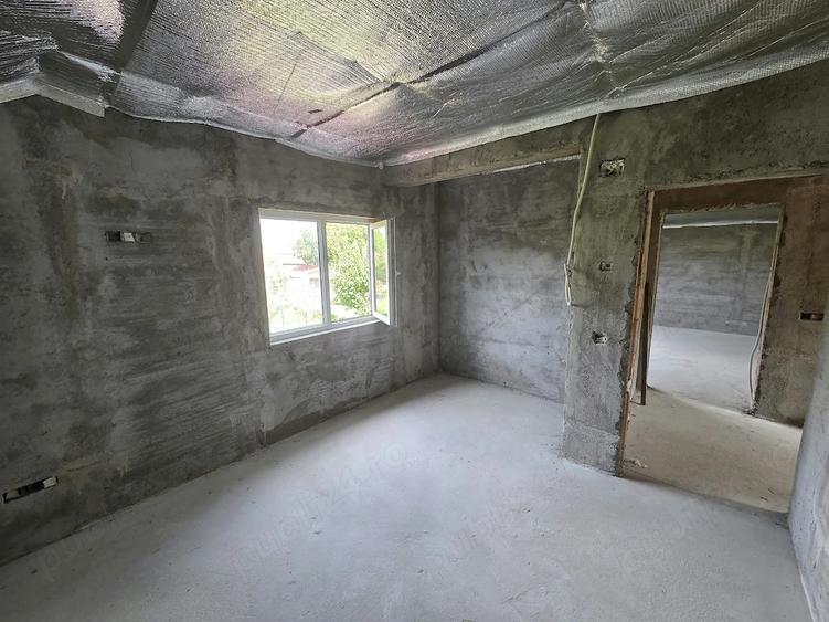 Casă cu 5 camere cu Teren 513 Mp în Giarmata