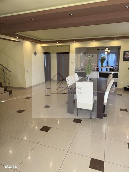 Casă cu 4 camere cu Teren 400 Mp în Central