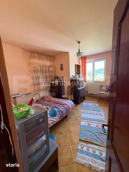 Casa P+1+M, 490 mp, teren 2.714 mp, zona Pucioasa