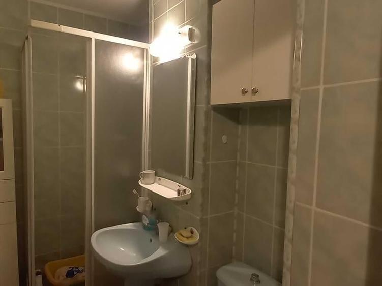 Apartament semidecomandat, Etaj 1 – Zonă liniștită Rovine (Iruc) - 6