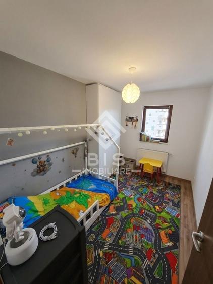 Apartament cu 3 camere decomandat în Sud