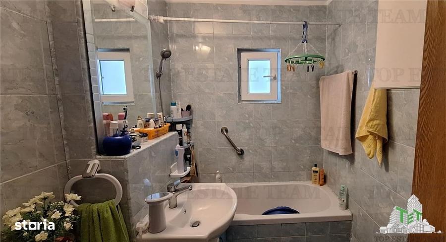 Apartament cu 4 camere, mobilat în CET