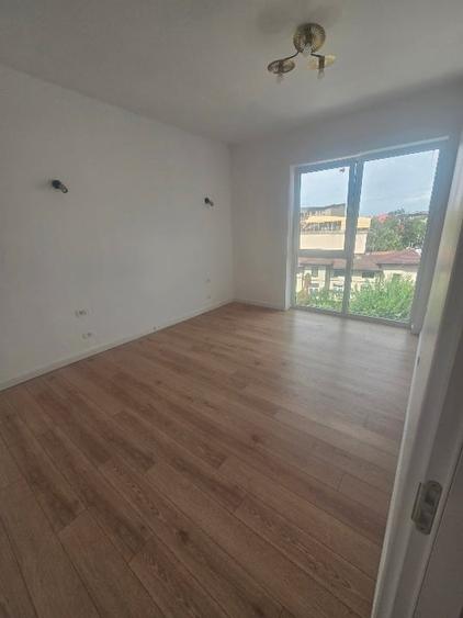 Apartament cu 3 camere decomandat, mobilat în Calea Călărașilor