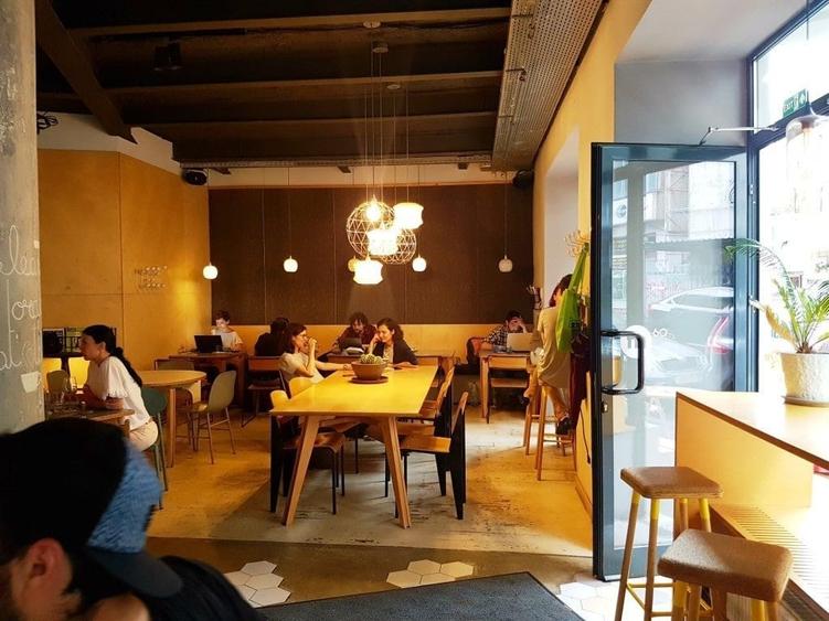 Spațiu comercial, de 254 mp, în P-ța Amzei