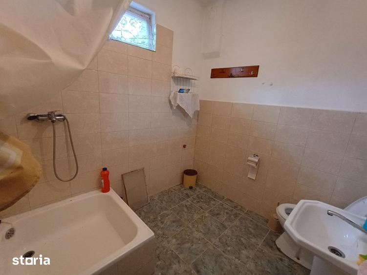 Casă cu 2 camere cu Teren 580 Mp în Central
