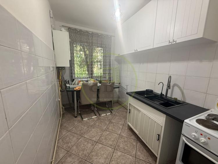 Apartament cu 3 camere decomandat, mobilat în 1 Mai