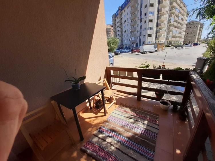 Apartament cu 3 camere semidecomandat în Central