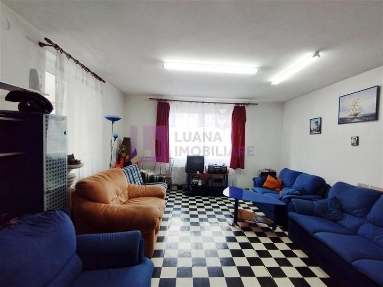 Casă individuală cu 4 camere cu Piscina în Turnișor