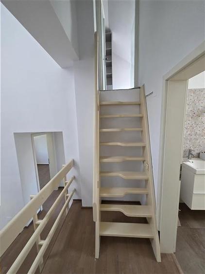 Casă individuală cu 5 camere cu Piscina în Central