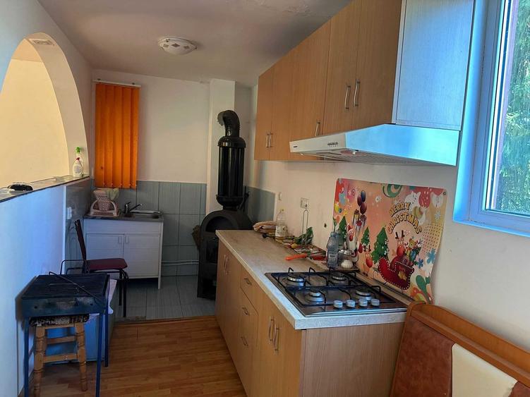 Casă cu 4 camere în Poiana Horea