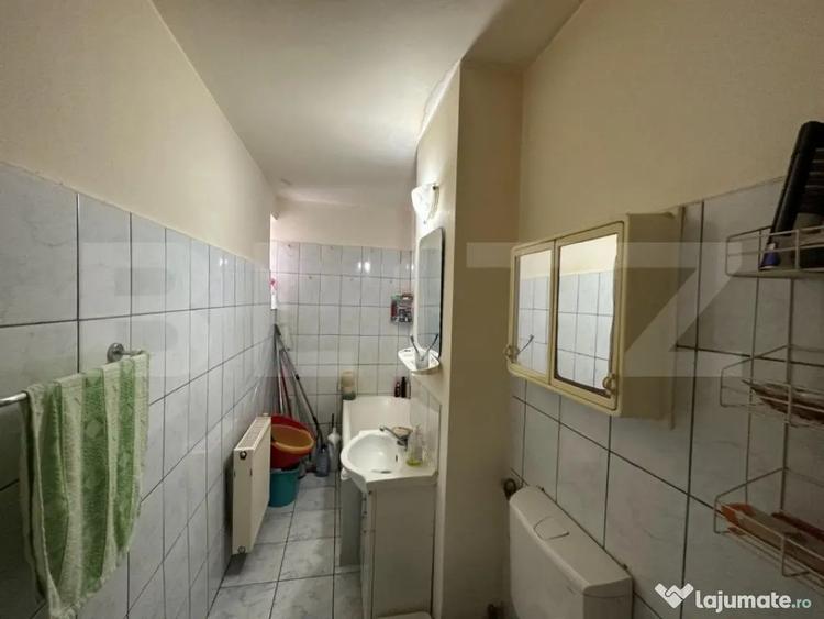 Apartament cu 3 camere decomandat în Central