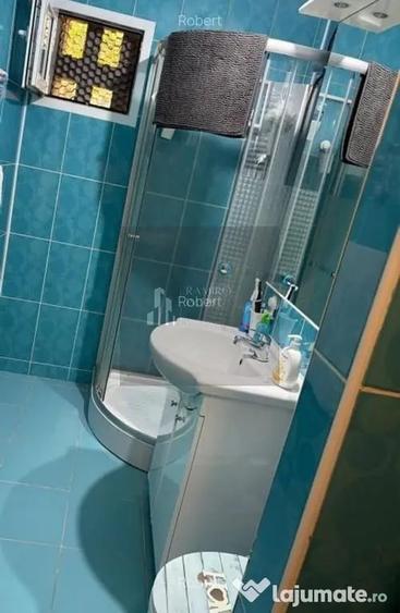 Apartament cu 3 camere semidecomandat în Alexandru Obregia