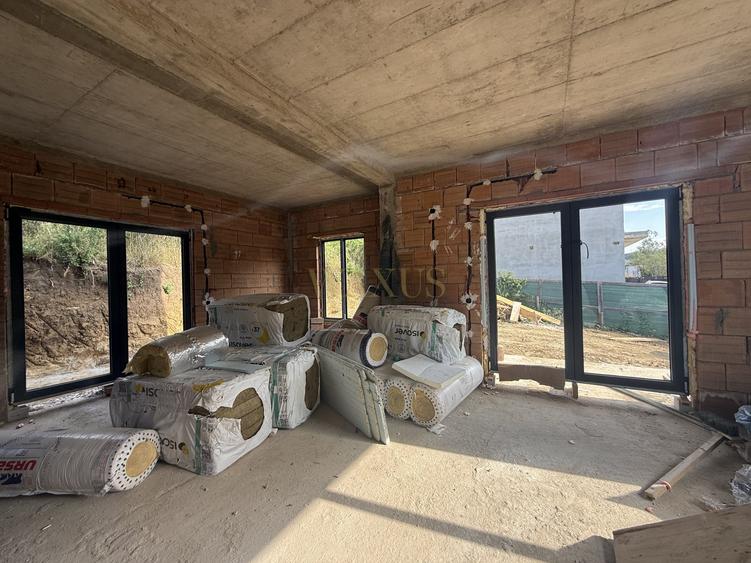 Duplex cu 4 camere cu Canalizare în Florești