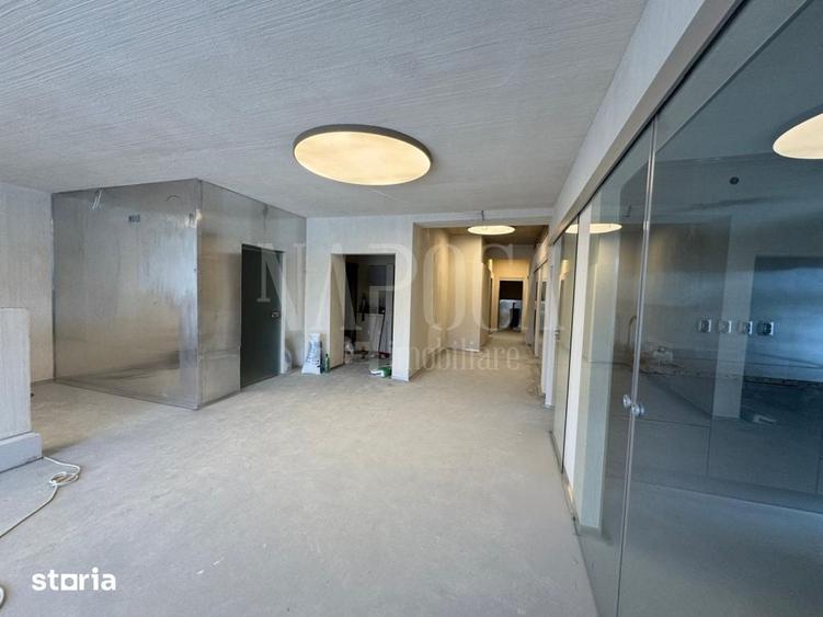 Spațiu comercial, de 229 mp, în Florești